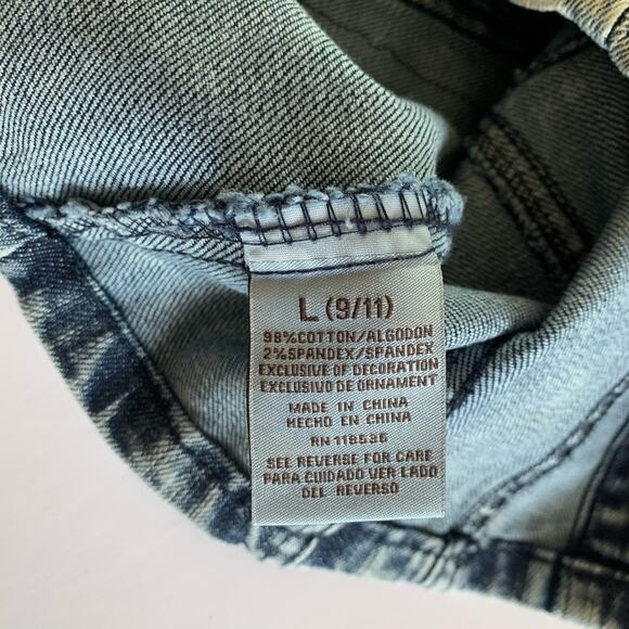 Via Penny Lane Reworked Apparel | Thomas Rhett Custom Upcycled Denim Vest - Picture 10 of 10